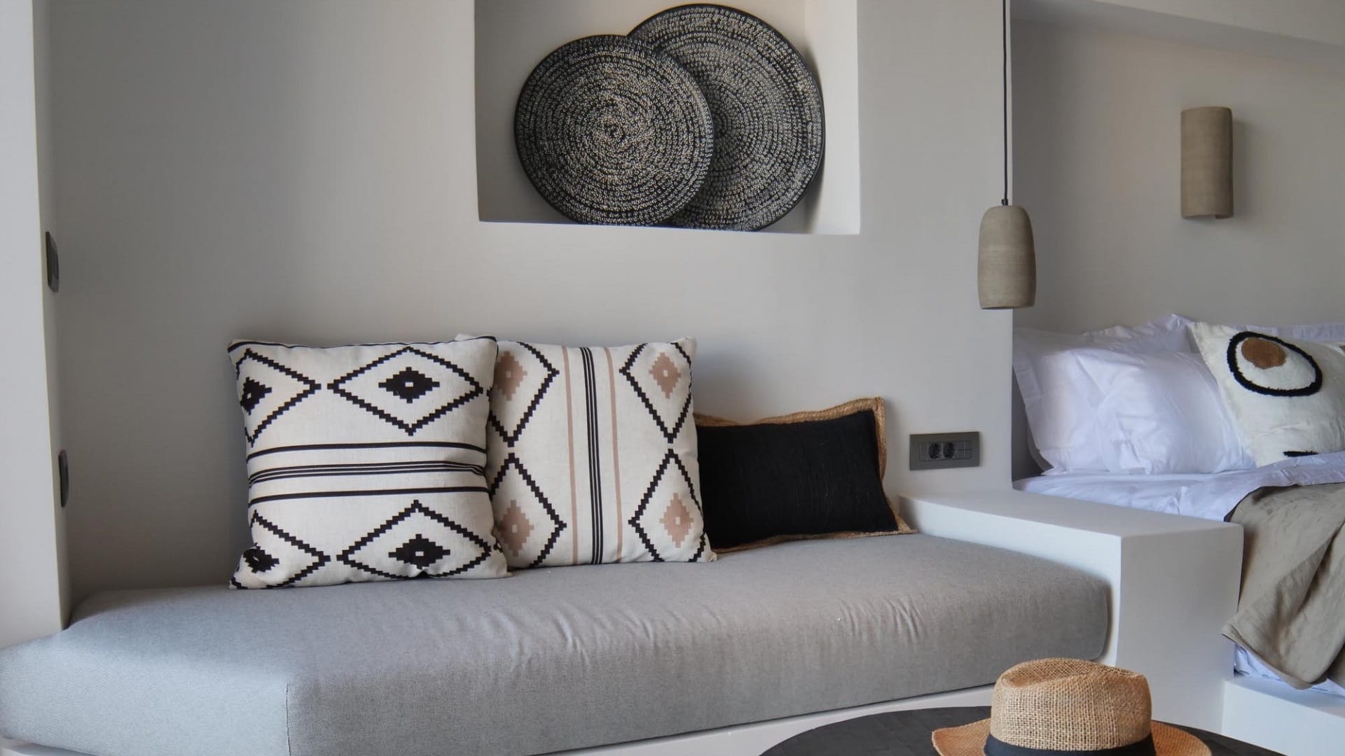 Junior-Suite-Private-Pool-11