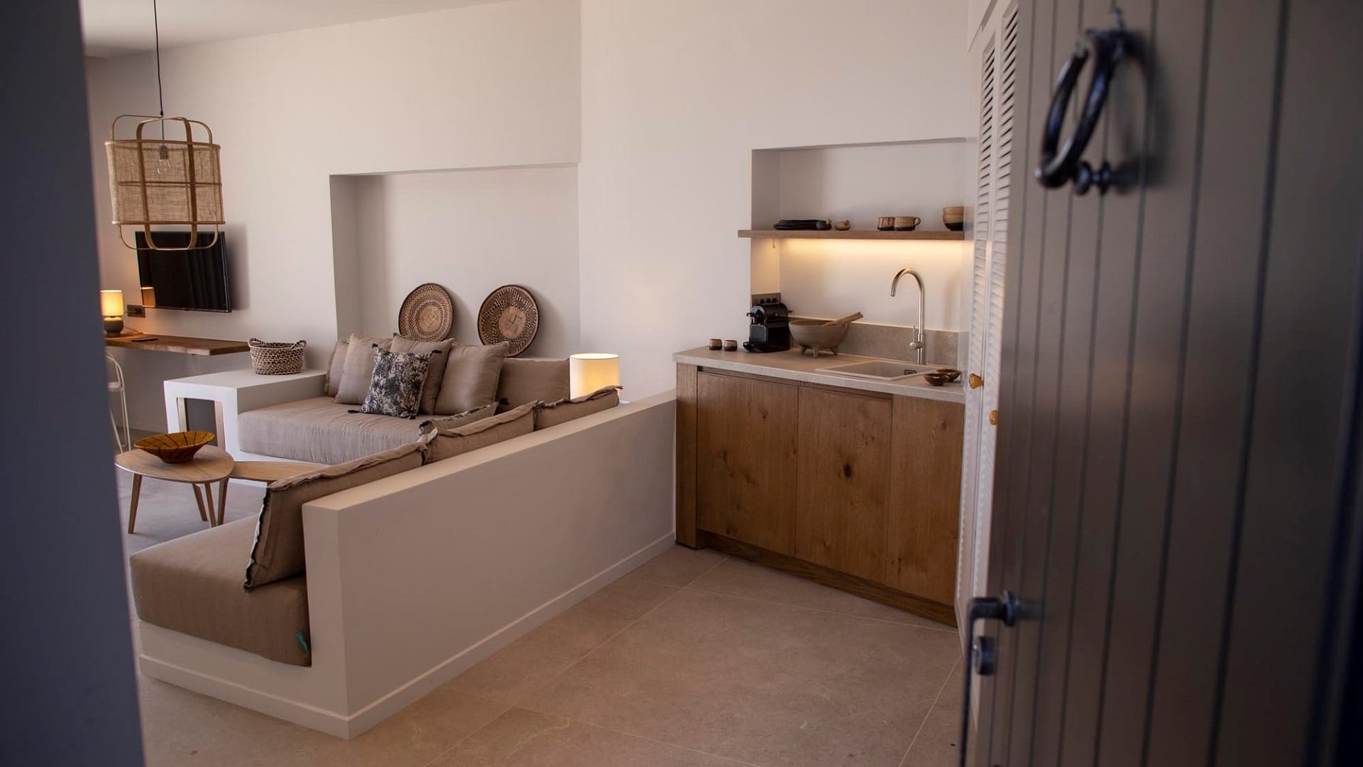 Superior-Suite-Private-Pool-18