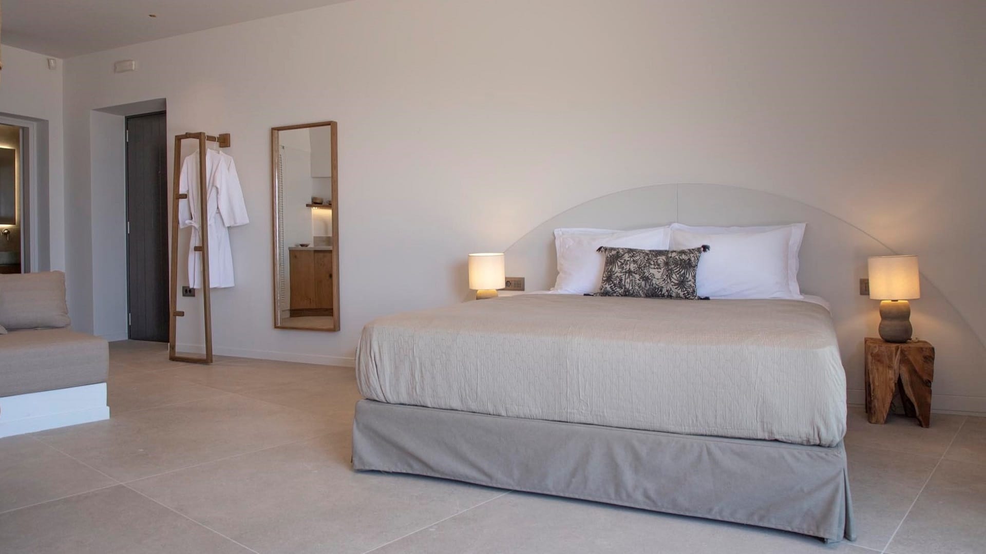 Superior-Suite-Private-Pool-18